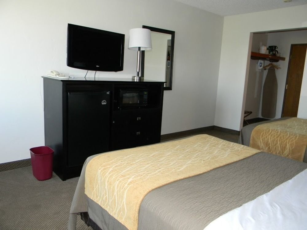 Boarders Inn & Suites By Cobblestone Hotels - Munising Wetmore Екстер'єр фото