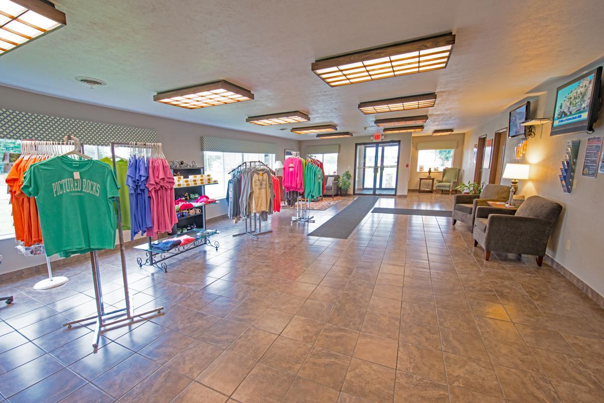 Boarders Inn & Suites By Cobblestone Hotels - Munising Wetmore Екстер'єр фото