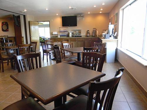 Boarders Inn & Suites By Cobblestone Hotels - Munising Wetmore Екстер'єр фото